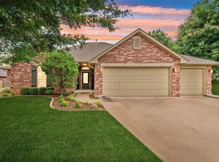 608 Ash Grove Cir, Edmond, OK 73003