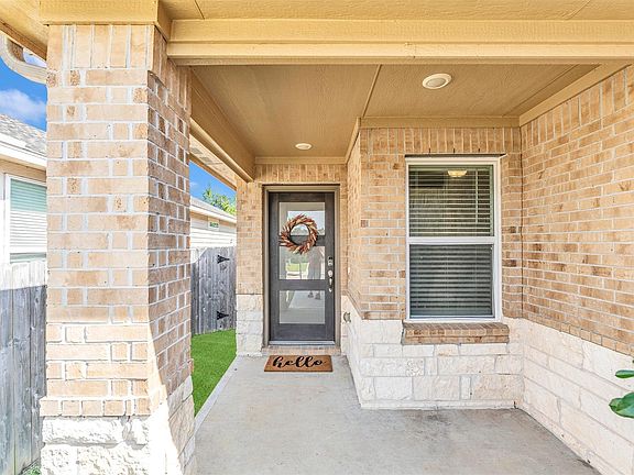 3rd image of 208 Charles Ridge Dr