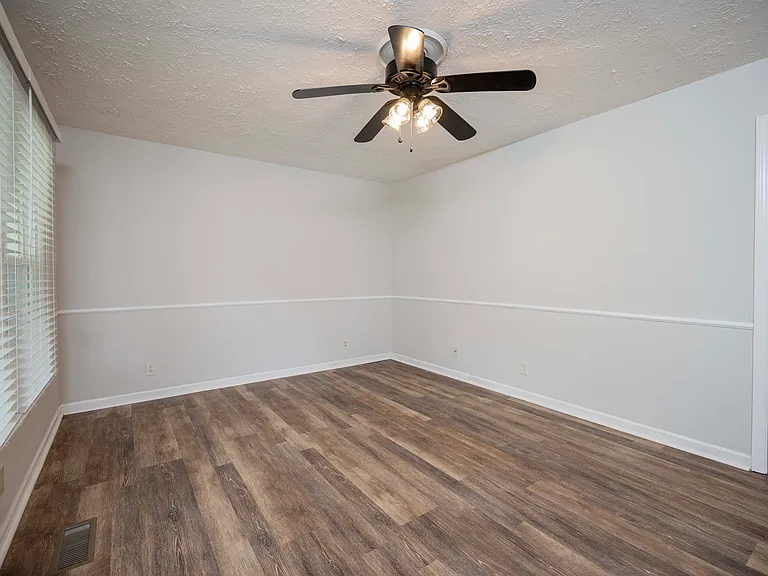 2594 Exeter Dr — Photo 20