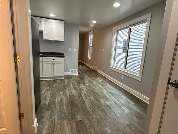 2nd image of 328 Bryant St #2