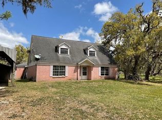 543 Bluebonnet Dr, Freeport, TX 77541