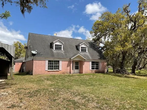 543 Bluebonnet Dr, Freeport, TX 77541