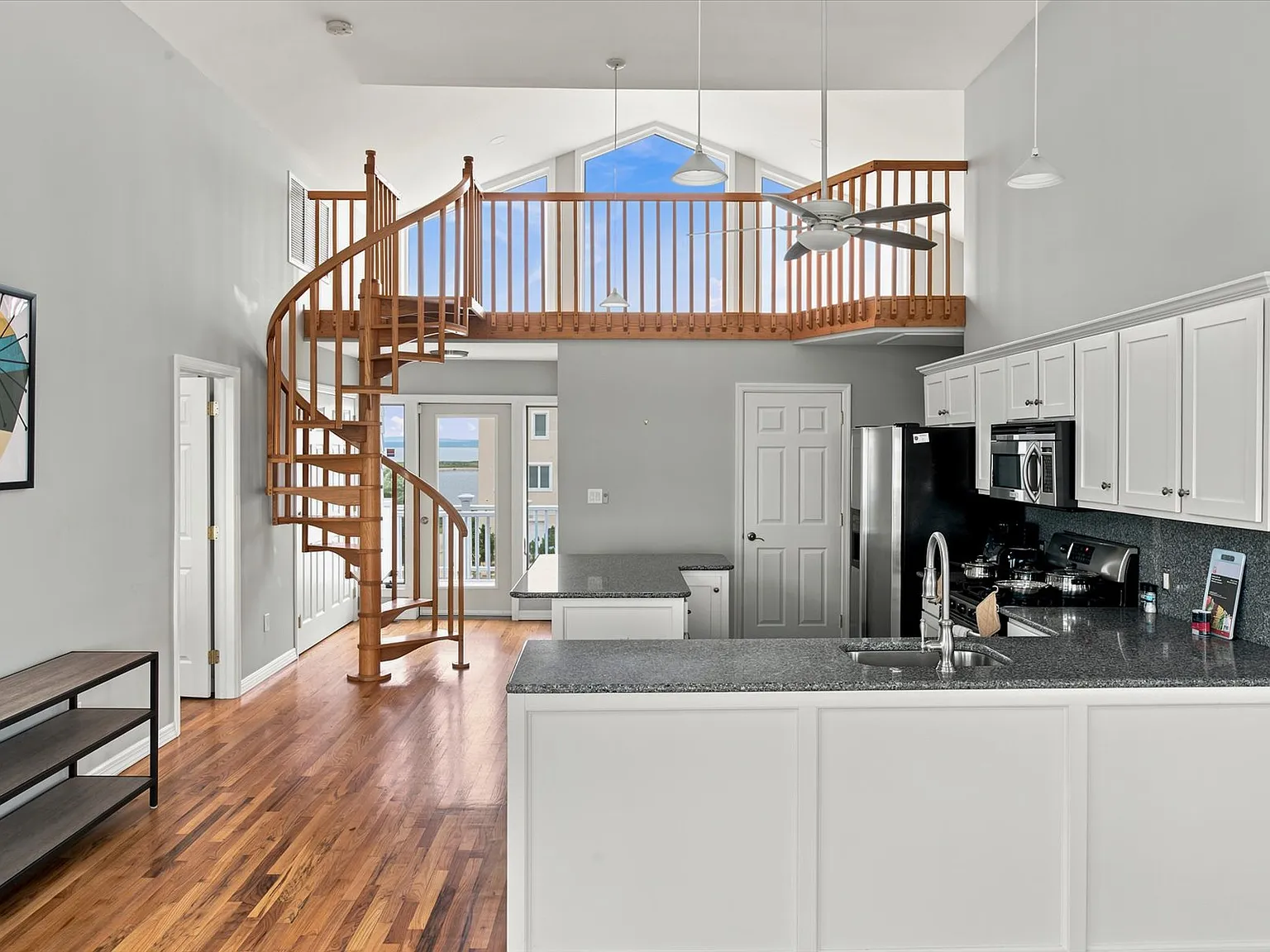 Oceanfront Rental on Dune Road — Photo 4