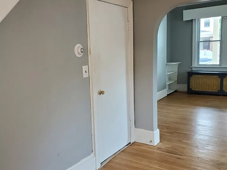 534 E Arch St — Photo 3
