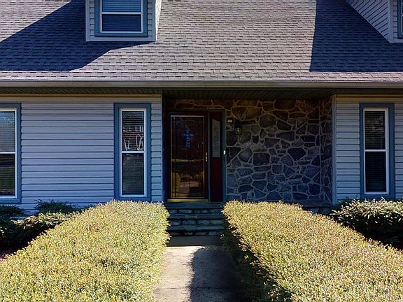 5th image of 108 Breezewood Dr
