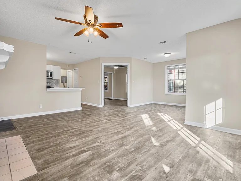 Cypress Pointe St — Photo 17