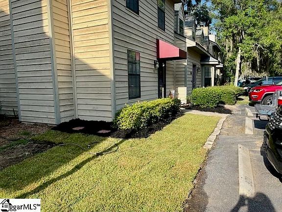 2nd image of 301 Island Pines Dr