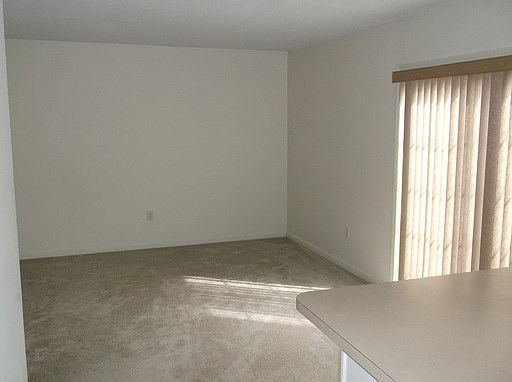 5th image of 12 Windy Hill Ln