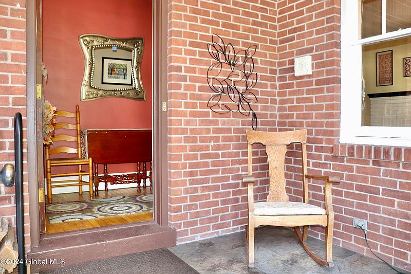 5th image of 34 Magnolia Terrace