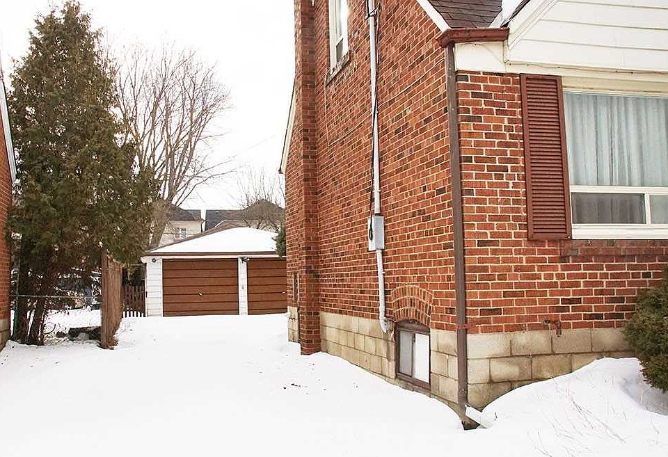 2nd image of 55 Yorkview Dr
