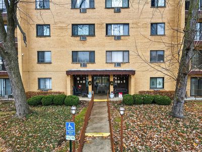 6670 S Brainard Ave APT 209, Countryside, IL, 60525