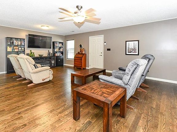 4th image of 4306 Marchwood Dr