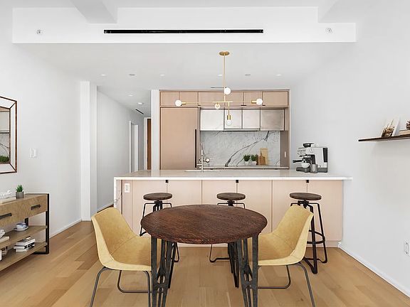 4th image of 318 W 52nd St APT 3F
