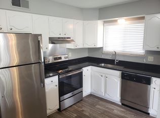 9532 Mission Rd #26, Overland Park, KS 66207