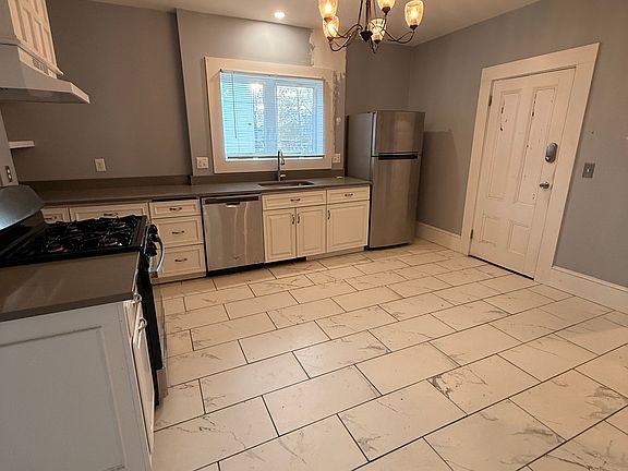 4th image of 13 Winthrop Ave #1