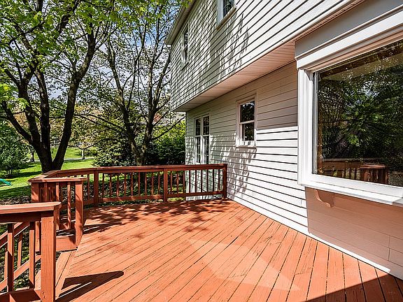 5th image of 214 Shropshire Dr