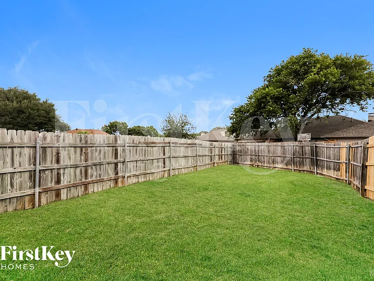 1220 Mockingbird Ln — Photo 17