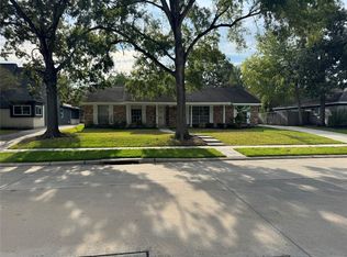 618 Cedar Ln, El Lago, TX 77586