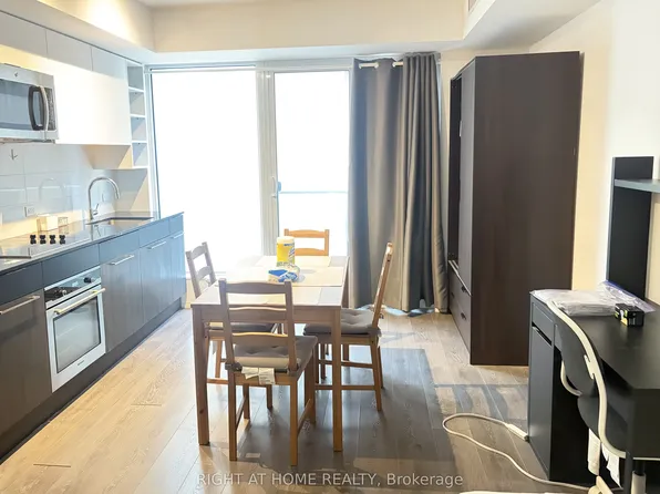 68 Shuter St #1011, Toronto, ON M5B 0B4