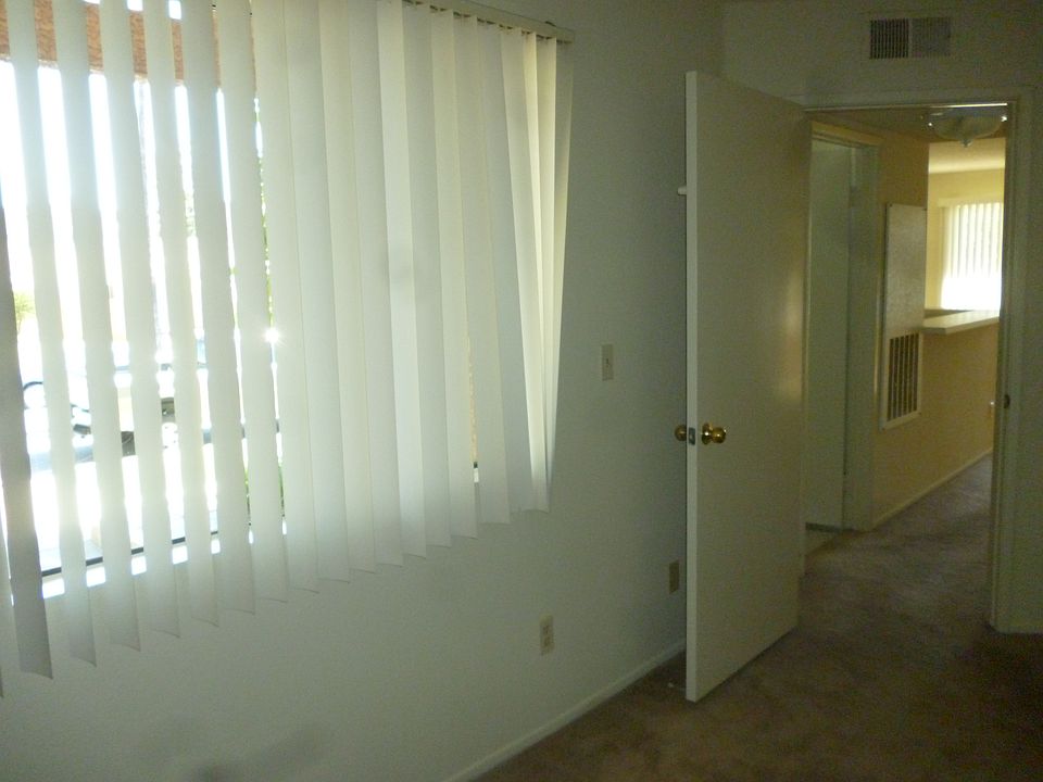 2nd image of 1930 Vassar St APT 113