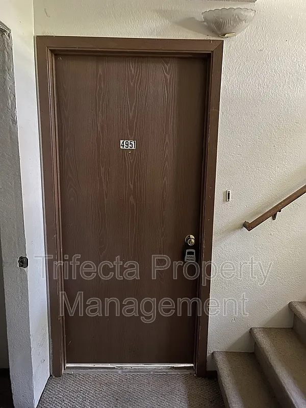 2 bed, 1.0 bath, 935 sqft, $1,345 — Photo 2
