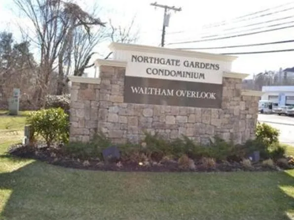 25 Lionel Ave, Waltham, MA 02452