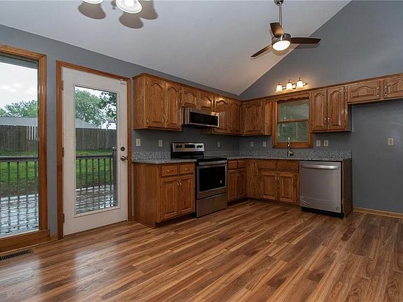 3rd image of 8724 N Crawford Ave