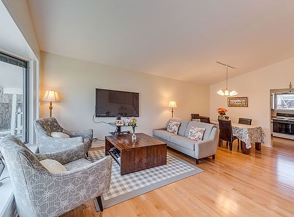4th image of 208 Valerie Ct