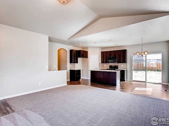 3rd image of 687 Prairie Dr