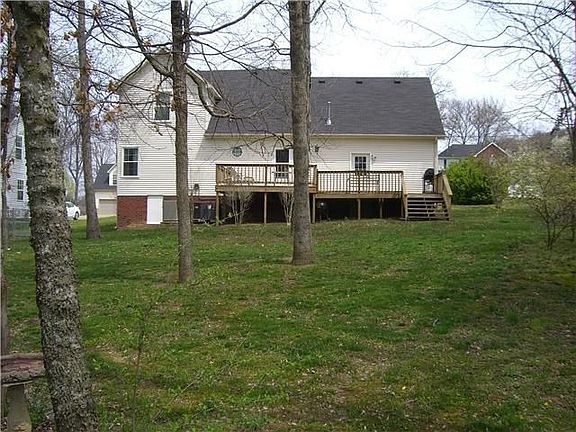 3rd image of 212 Moorhill Ave