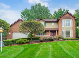 9S005 Landsfield Ave, Downers Grove, IL 60516