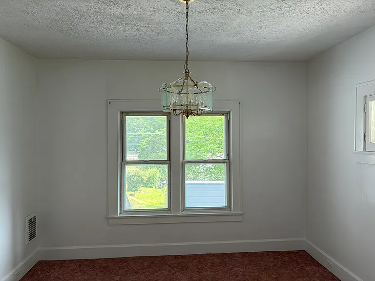 2719 Jefferson St — Photo 5