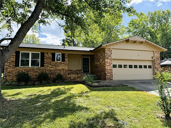 2nd image of 3147 E Pawnee Ct