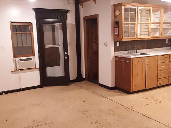 4th image of 3118 Pioneer Ave