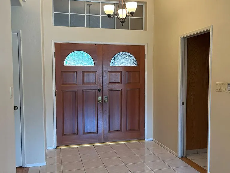 8805 Landover Ln — Photo 7