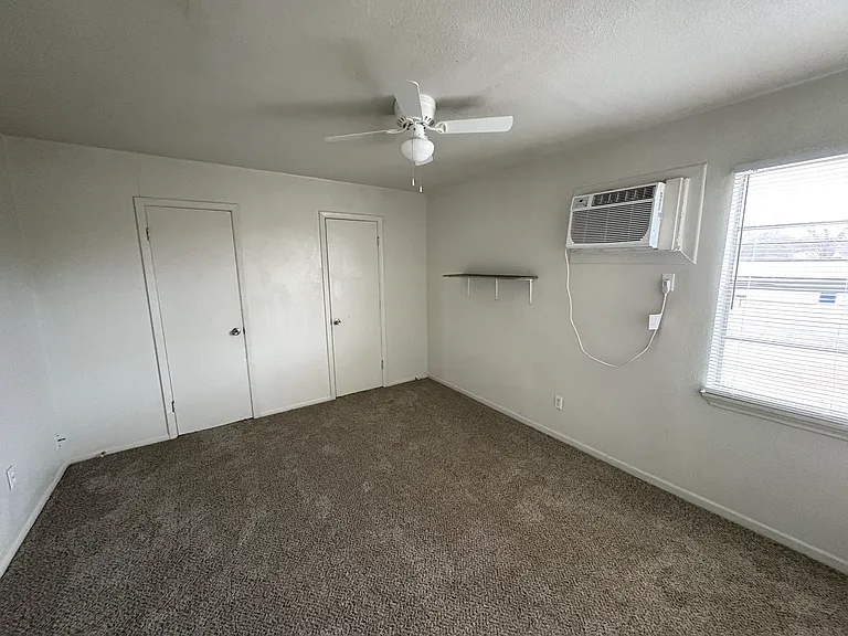 602 Sunset Ln #D — Photo 9