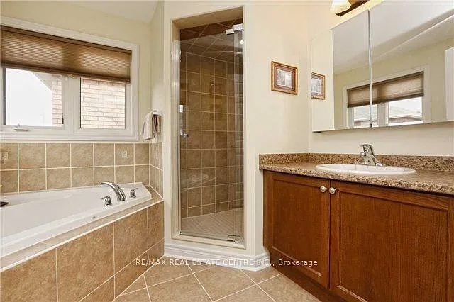 43 Joywill Ct — Photo 10