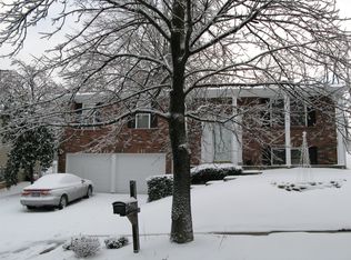 906 Hazel Falls Dr, Ballwin, MO