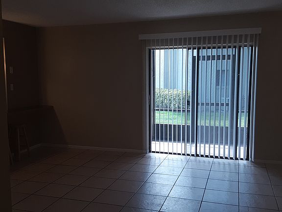 4th image of 166 Springwood A Cir