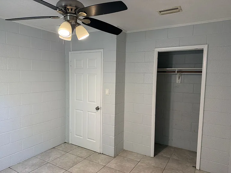 1009 McCormack St — Photo 10