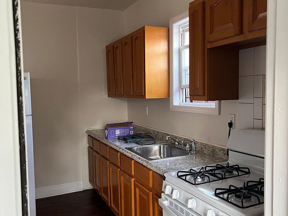 1st image of 846 E 231st St Floor 2