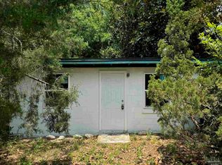 596 Brock Ave, Crestview, FL 32539