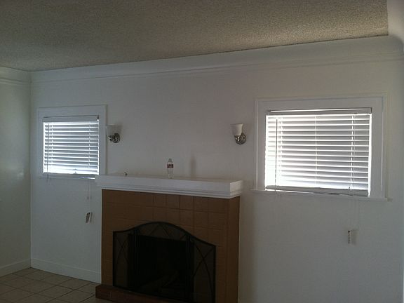 3rd image of 5607 S Manhattan Pl