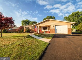 4875 Aberdene St, Center Valley, PA 18034