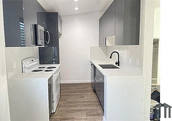 5550 Denny Ave #203