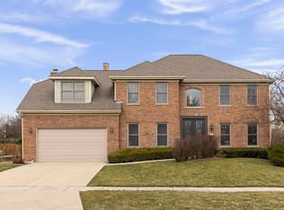 3 Hawkins Cir, Wheaton, IL 60189