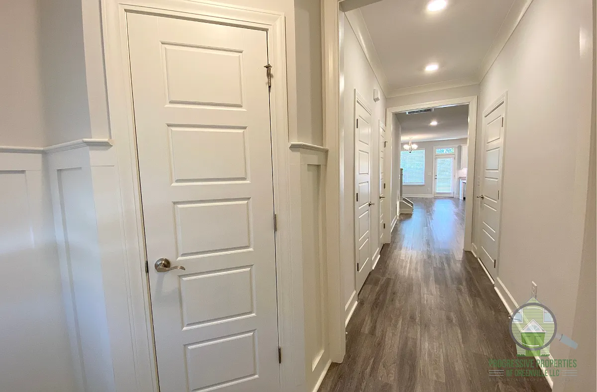 10 Jaycee Court - 1 — Photo 2