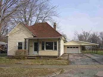 560 W Johnson St photo 1