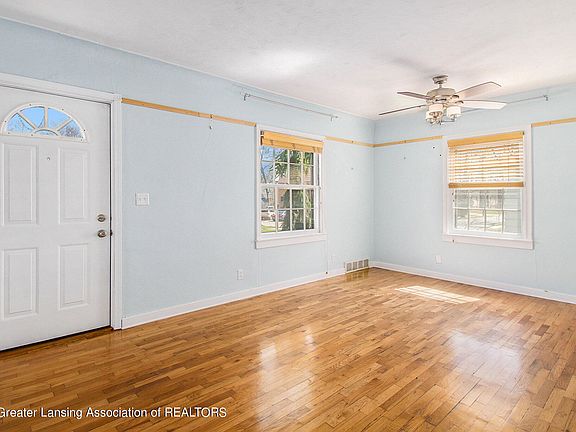 4th image of 235 Highland Ave