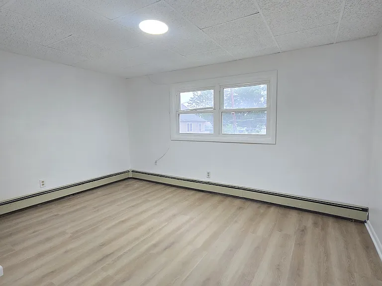 706 Lechauwecki Ave — Photo 18